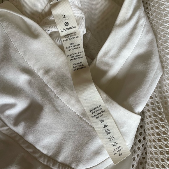 Size 2 White Lululemon Catch a Breeze Cropped Pullover Running Hoodie - Picture 3 of 10